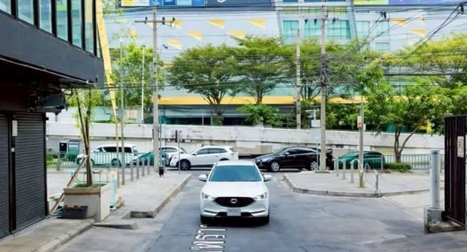 For rent retail Space in Chatuchak, Bangkok