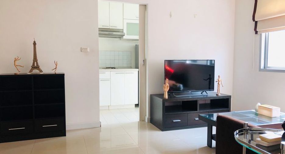 For rent 1 bed condo in Phra Khanong, Bangkok