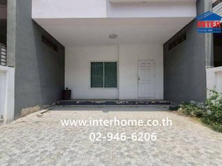 For sale 3 bedrooms townhouse in Don Mueang, Bangkok