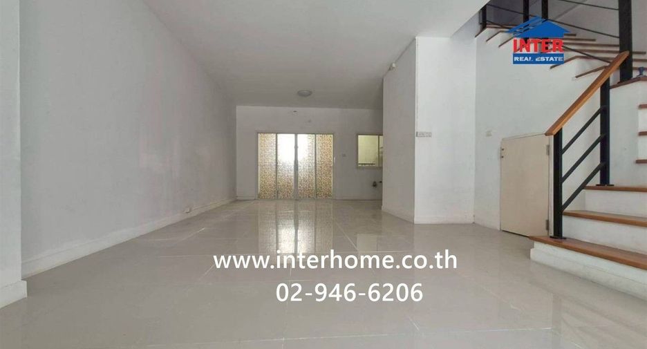 For sale 3 bedrooms townhouse in Don Mueang, Bangkok