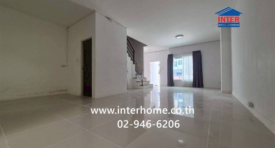 For sale 3 bedrooms townhouse in Don Mueang, Bangkok