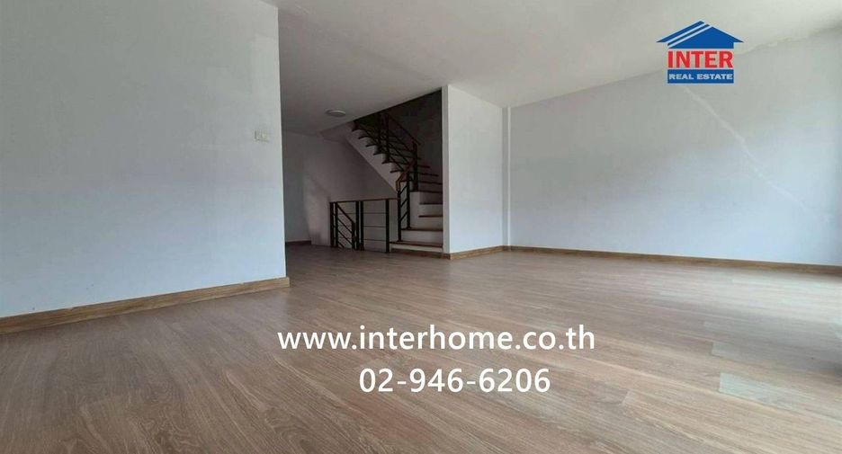 For sale 3 bedrooms townhouse in Don Mueang, Bangkok