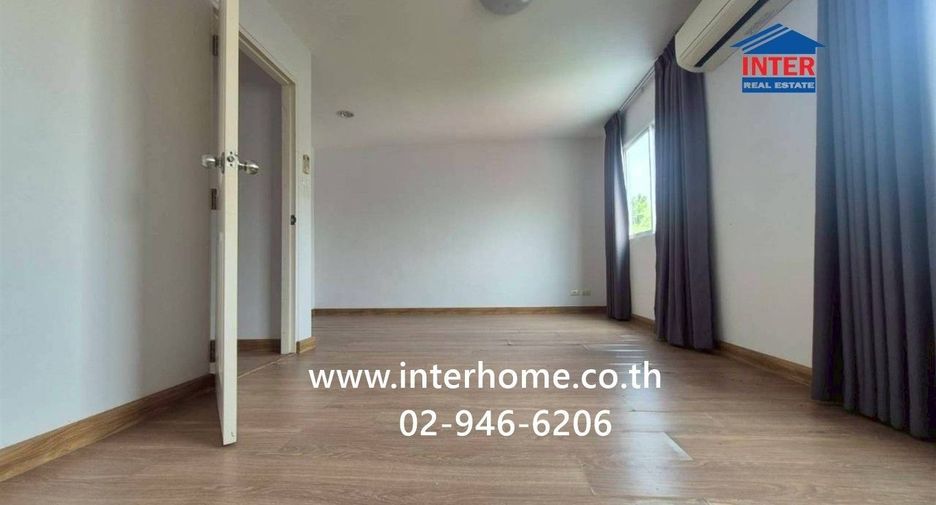 For sale 3 bedrooms townhouse in Don Mueang, Bangkok