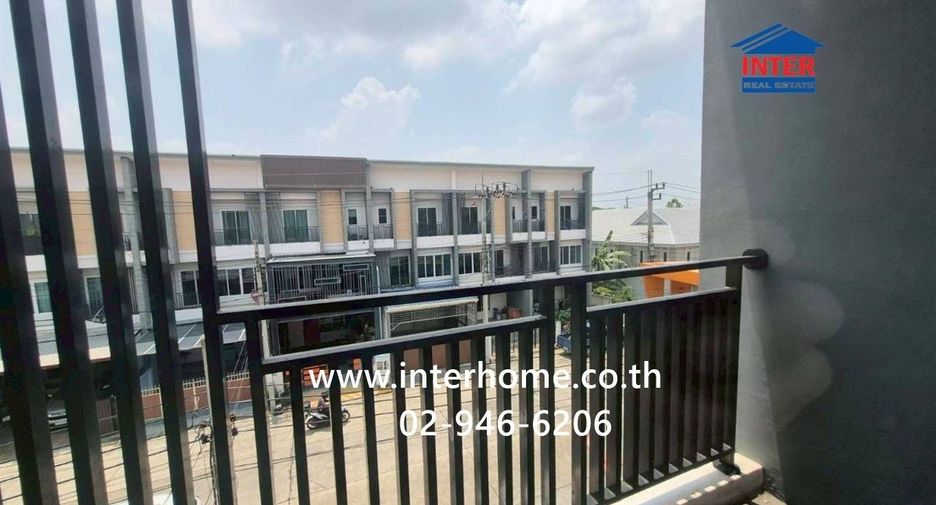 For sale 3 bedrooms townhouse in Don Mueang, Bangkok
