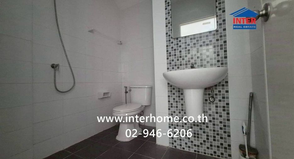For sale 3 bedrooms townhouse in Don Mueang, Bangkok