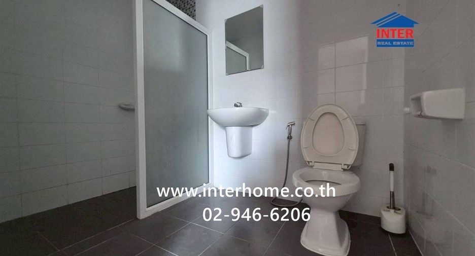 For sale 3 bedrooms townhouse in Don Mueang, Bangkok