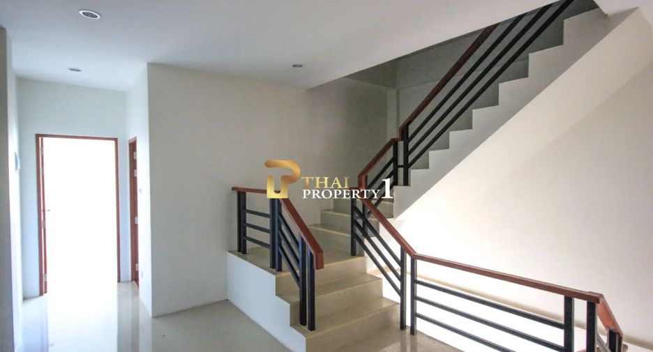 For sale 8 bedrooms retail Space in Hua Hin, Prachuap Khiri Khan