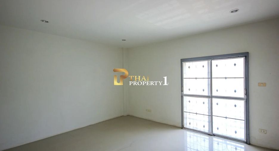 For sale 8 bedrooms retail Space in Hua Hin, Prachuap Khiri Khan