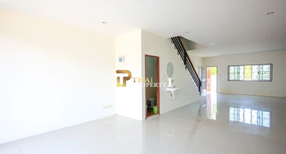 For sale 8 bedrooms retail Space in Hua Hin, Prachuap Khiri Khan