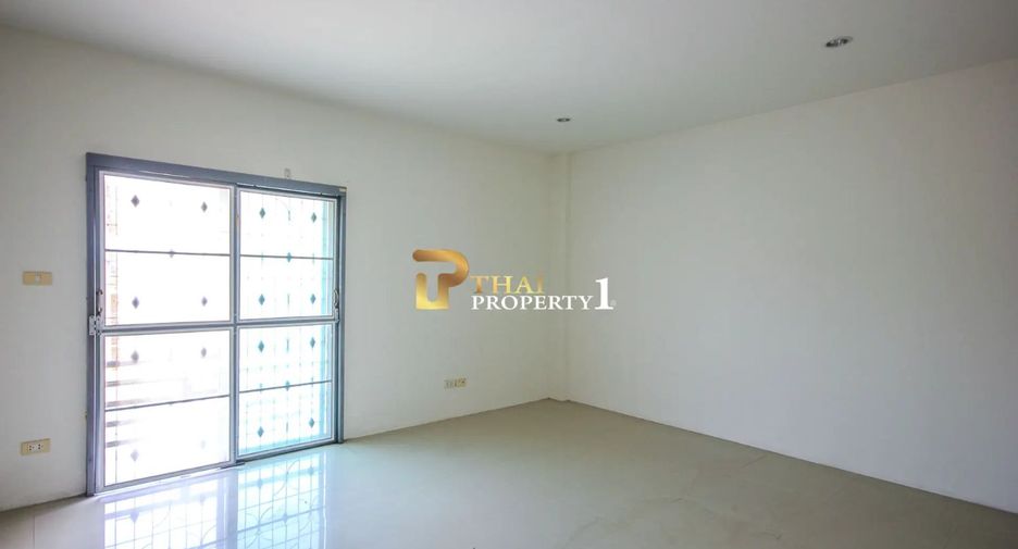 For sale 8 bedrooms retail Space in Hua Hin, Prachuap Khiri Khan