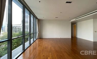 For rent 4 bedrooms condo in Khlong Toei, Bangkok