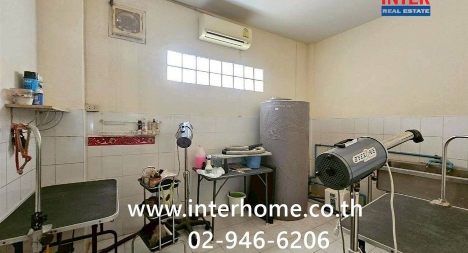 For sale retail Space in Mueang Suphanburi, Suphan Buri