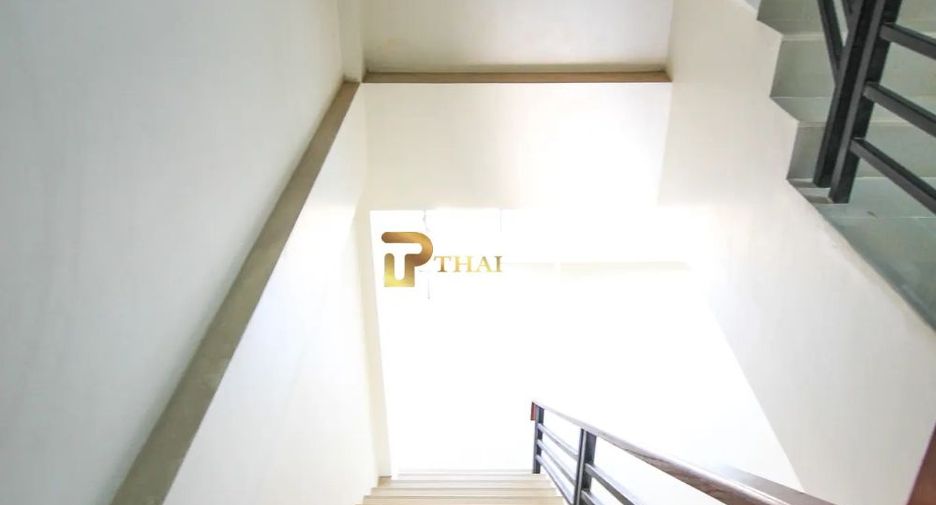 For sale 4 bedrooms retail Space in Hua Hin, Prachuap Khiri Khan