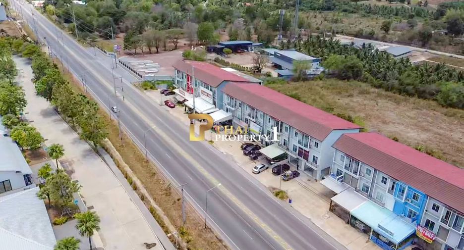 For sale 4 bedrooms retail Space in Hua Hin, Prachuap Khiri Khan