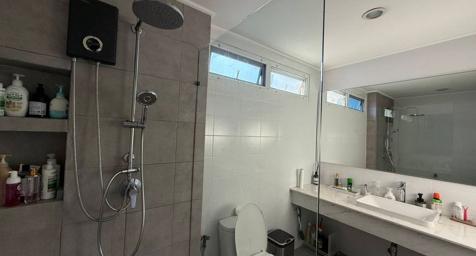For sale 5 bedrooms retail Space in Ratchathewi, Bangkok