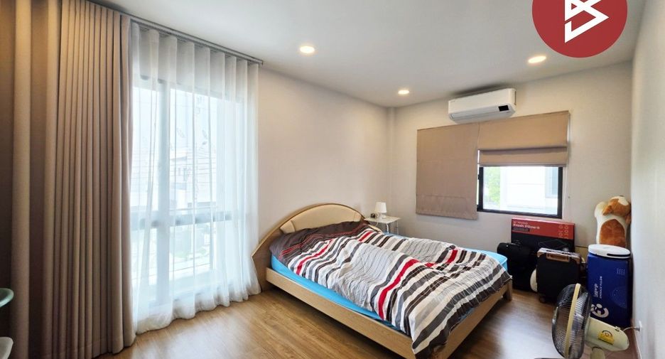 Casa en venta de 4 habitaciones en Lat Krabang, Bangkok
