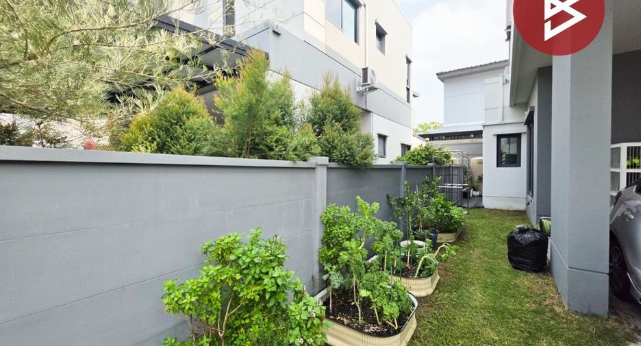 Casa en venta de 4 habitaciones en Lat Krabang, Bangkok