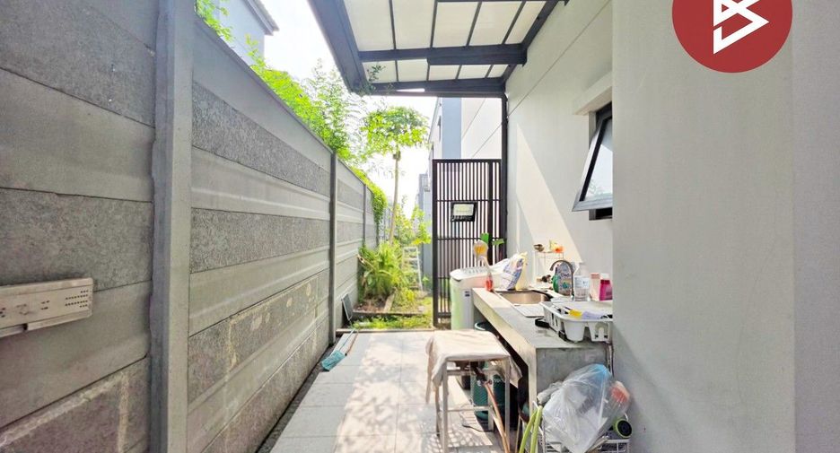 Casa en venta de 4 habitaciones en Lat Krabang, Bangkok