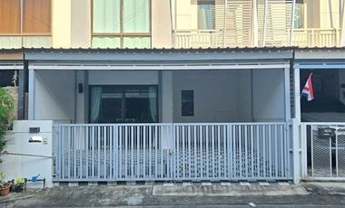 出售 3 卧室 联排别墅 在 Khlong Luang, Pathum Thani