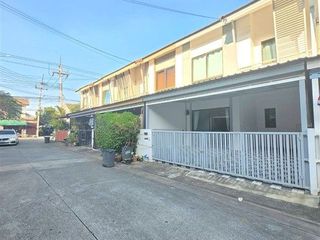Продажа 3 спальни таунхаус в Khlong Luang, Патумтани