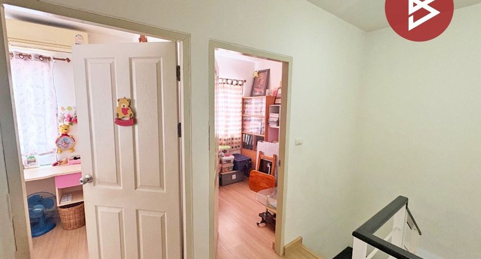 For sale 3 bedrooms townhouse in Mueang Pathum Thani, Pathum Thani