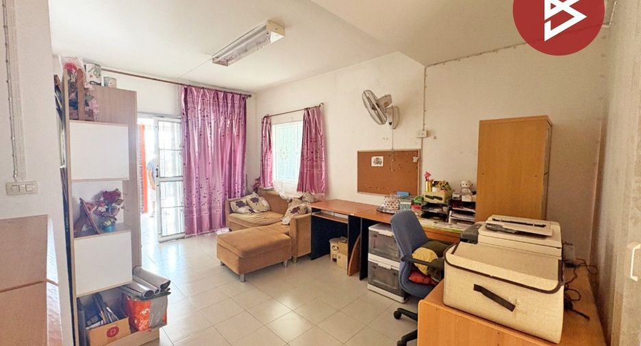 For sale 3 bedrooms townhouse in Mueang Pathum Thani, Pathum Thani