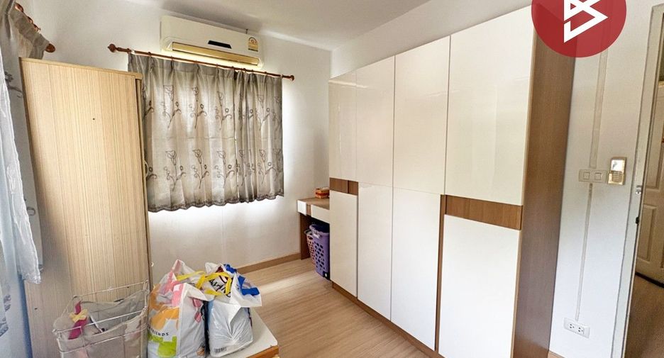 For sale 3 bedrooms townhouse in Mueang Pathum Thani, Pathum Thani