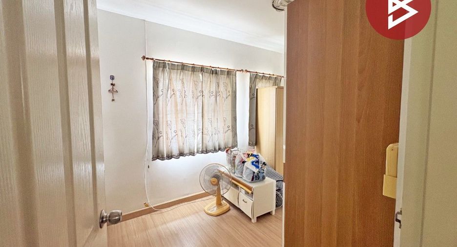 For sale 3 bedrooms townhouse in Mueang Pathum Thani, Pathum Thani