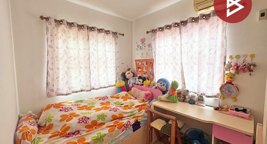 For sale 3 bedrooms townhouse in Mueang Pathum Thani, Pathum Thani