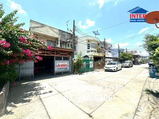 For sale 2 bedrooms townhouse in Phra Khanong, Bangkok