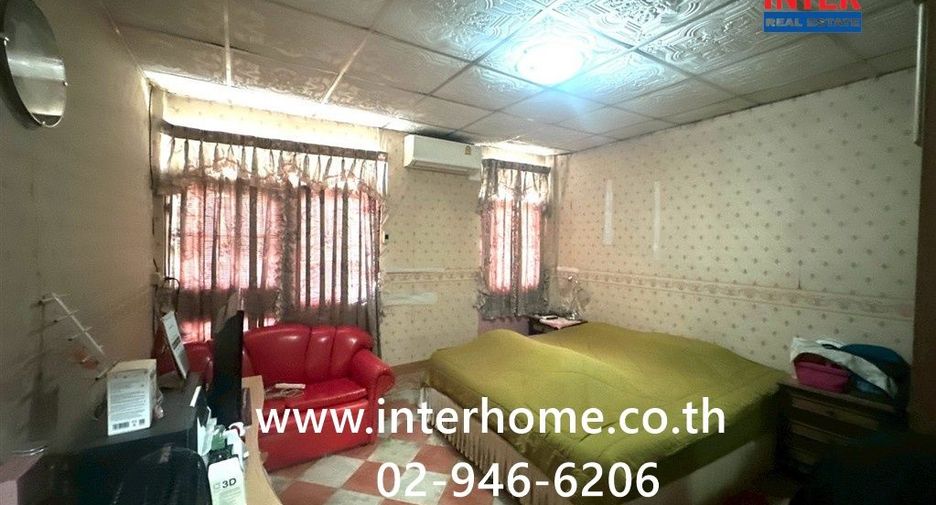For sale 2 bedrooms townhouse in Phra Khanong, Bangkok