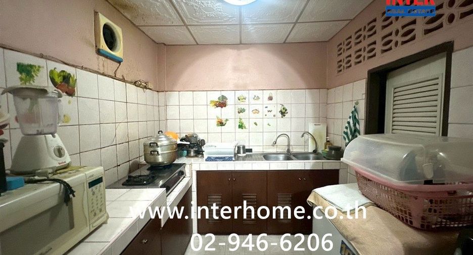 For sale 2 bedrooms townhouse in Phra Khanong, Bangkok