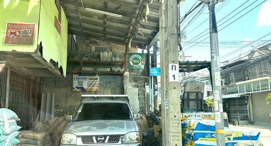 For sale 2 bedrooms townhouse in Phra Khanong, Bangkok