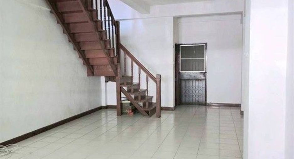 For sale 2 bedrooms townhouse in Mueang Samut Prakan, Samut Prakan