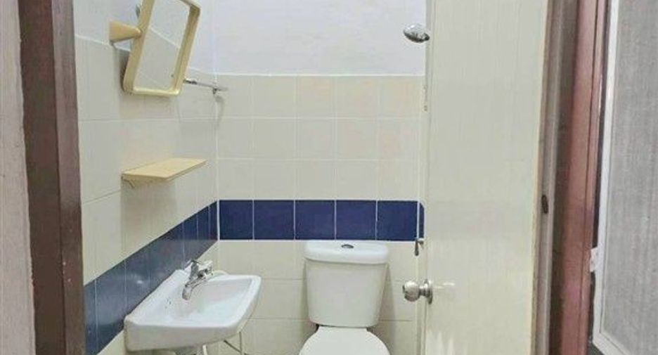 For sale 2 bedrooms townhouse in Mueang Samut Prakan, Samut Prakan