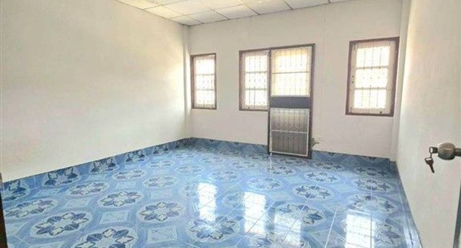 For sale 2 bedrooms townhouse in Mueang Samut Prakan, Samut Prakan