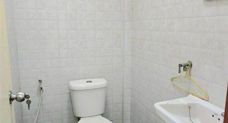 For sale 2 bedrooms townhouse in Mueang Samut Prakan, Samut Prakan