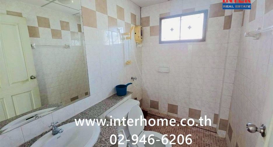 For sale 4 bedrooms house in Phra Samut Chedi, Samut Prakan