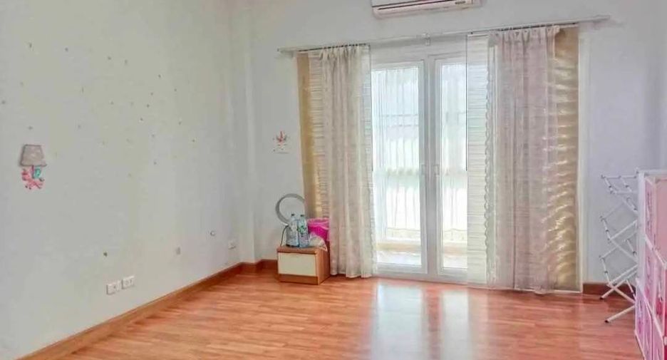 For sale 4 bedrooms house in Hang Dong, Chiang Mai