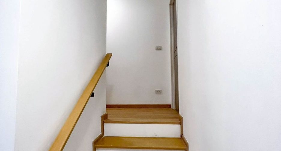 For sale 3 bedrooms townhouse in Suan Luang, Bangkok