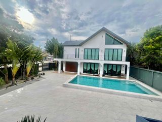 For sale 4 ベッドルーム villa in Bang Lamung, Chonburi