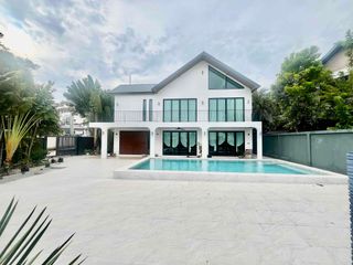 For sale 4 ベッドルーム villa in Bang Lamung, Chonburi