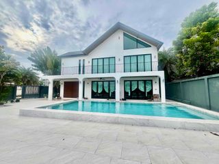 For sale 4 ベッドルーム villa in Bang Lamung, Chonburi