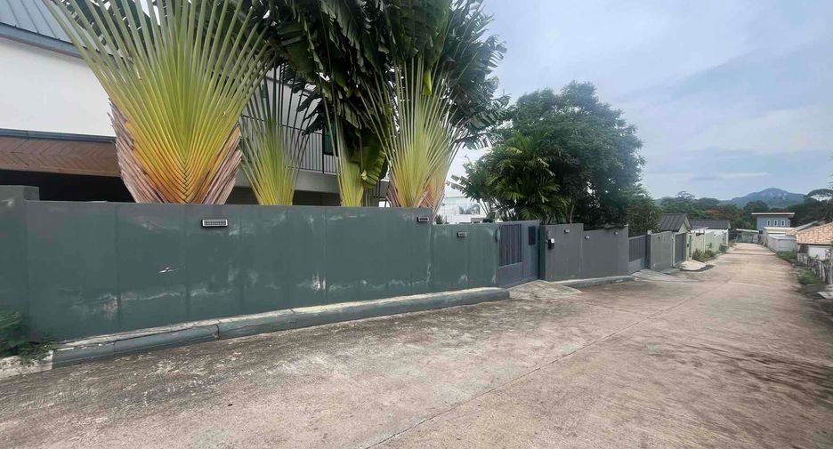 For sale 4 bedrooms villa in Huay Yai, Pattaya