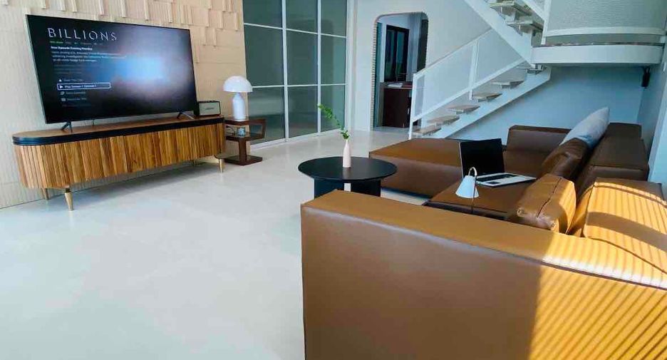For sale 4 bedrooms villa in Huay Yai, Pattaya