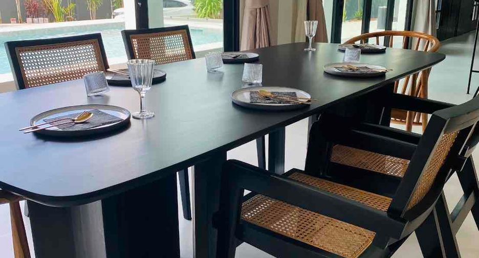 For sale 4 bedrooms villa in Huay Yai, Pattaya