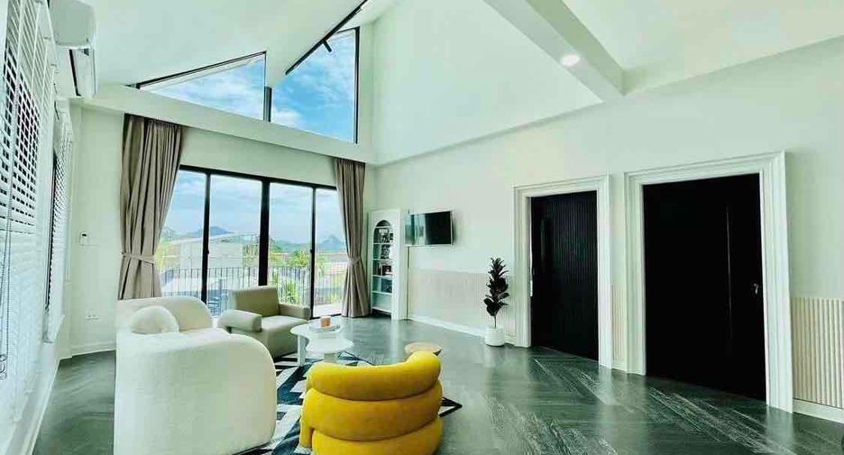 For sale 4 bedrooms villa in Huay Yai, Pattaya