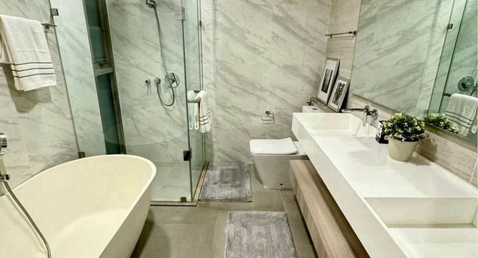 For rent 3 bedrooms condo in Watthana, Bangkok