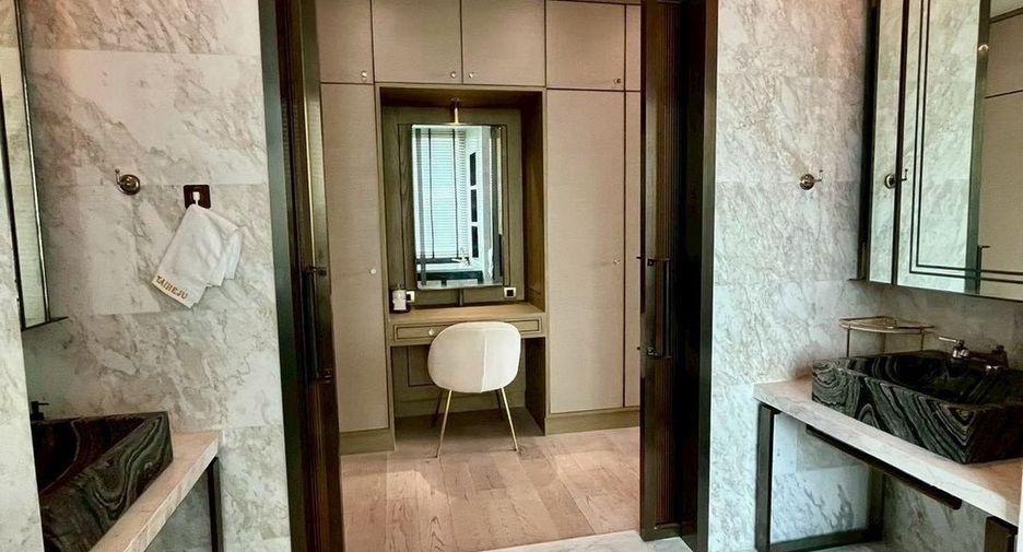 For rent and for sale 2 bedrooms condo in Khlong San, Bangkok