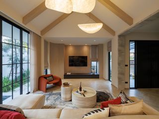 Haus zur Miete und zum Kauf mit 5 Zimmer in Mueang Chiang Mai, Chiang Mai
